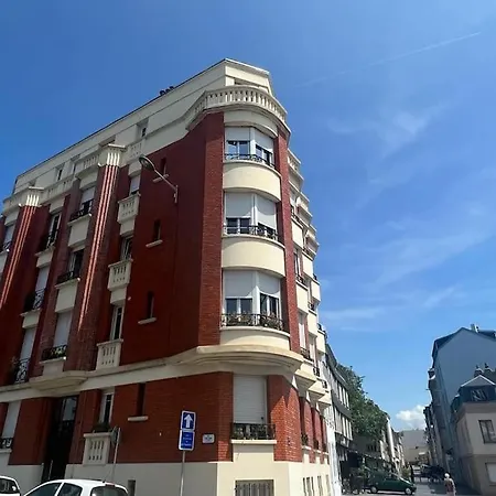 Elegant Appart Balcon Vue 아파트 *